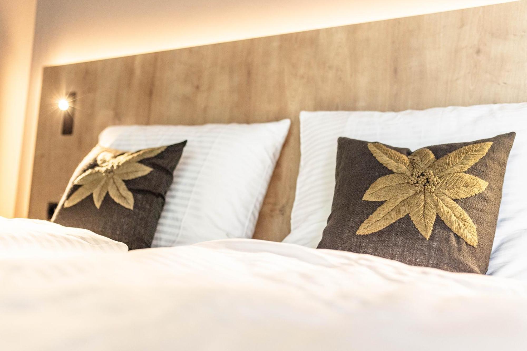 Villa Hubertus Luxuria Nova Suites - Adults Friendly Naturns Exteriör bild